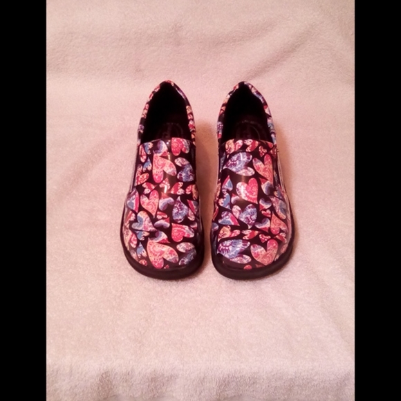 Clogs - Picture 3 of 3